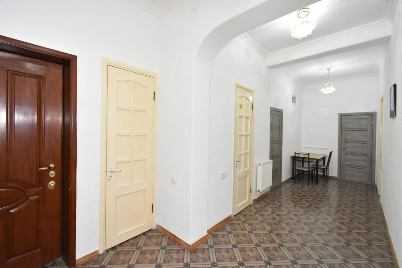 Guesthouses Opera Yerevan Luaran gambar