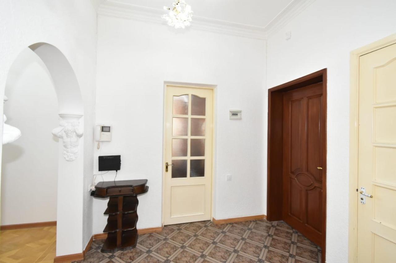 Guesthouses Opera Yerevan Luaran gambar