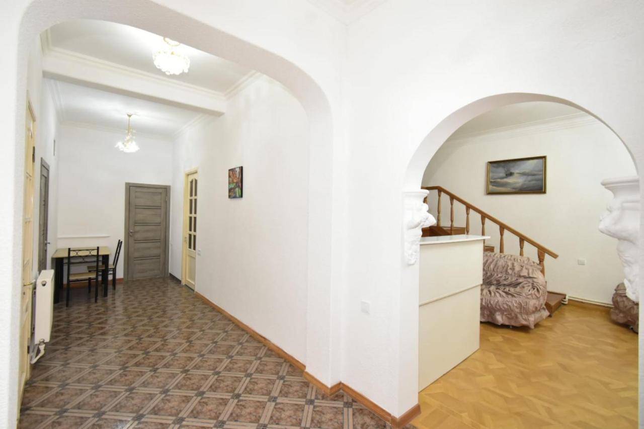Guesthouses Opera Yerevan Luaran gambar