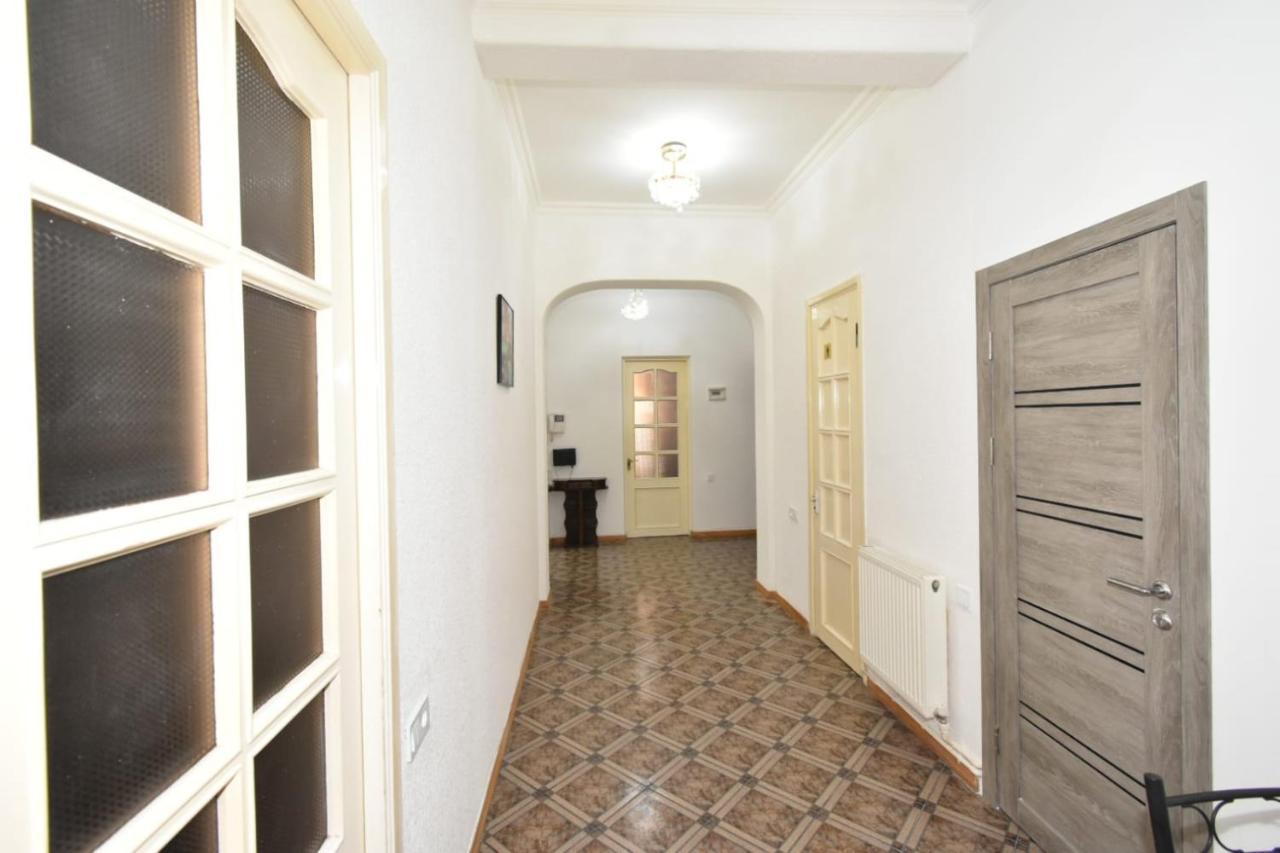 Guesthouses Opera Yerevan Luaran gambar
